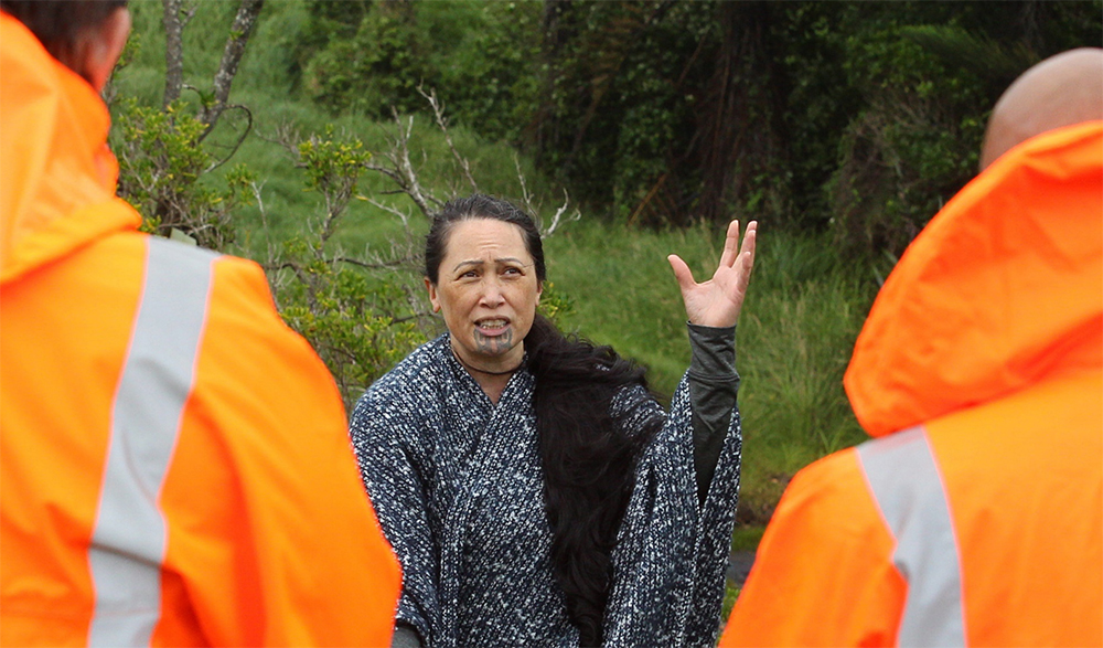 Kaitiaki Rae Hinerau Wetere leading the blessing at Rapanui.