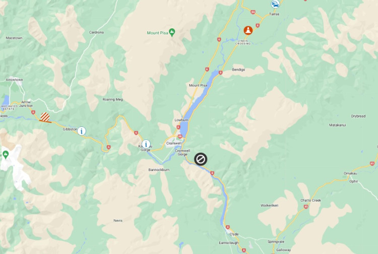 Map with a black icon symbol showing road closure on stae highway 8