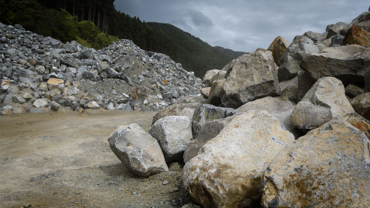 Boulders at Horokiri Stream and Te Puka Stream