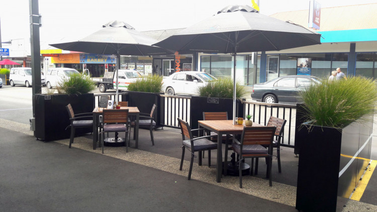 Outdoor dining in a parking space