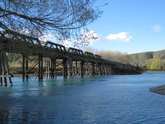 The old Kurow Bridges