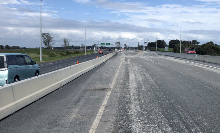 pavement works on the expressway road