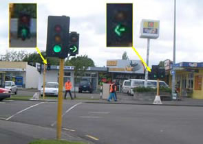 Walk and green left-turn arrow
displayed simultaneously